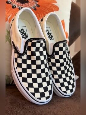 VANS CHECKERBOARD SLIP ON OFF THE WALL BLACK & WHITE SNEAKERS WOMENS 8.5M